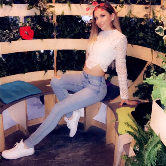 π WHITE FOX LACE CROP TOP π - Picture 5 of 10